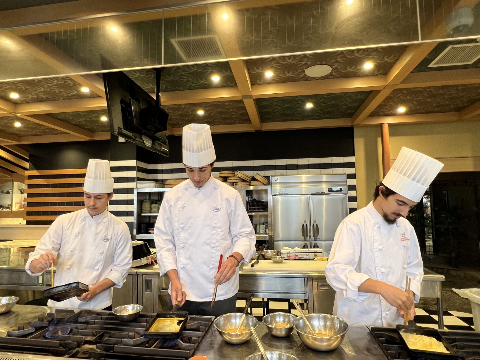 フランス　トゥーロンの学生が日本料理の基礎を学ぶ！（その１）