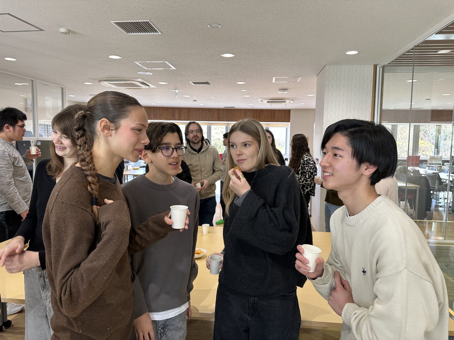 南フランス トゥーロン ジョンエカー高等学校　レストラン